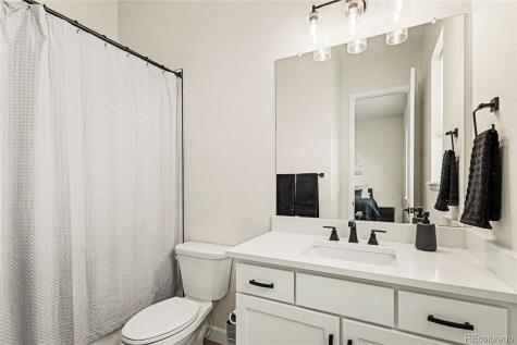 4044 Haleyville Court Aurora CO 80019