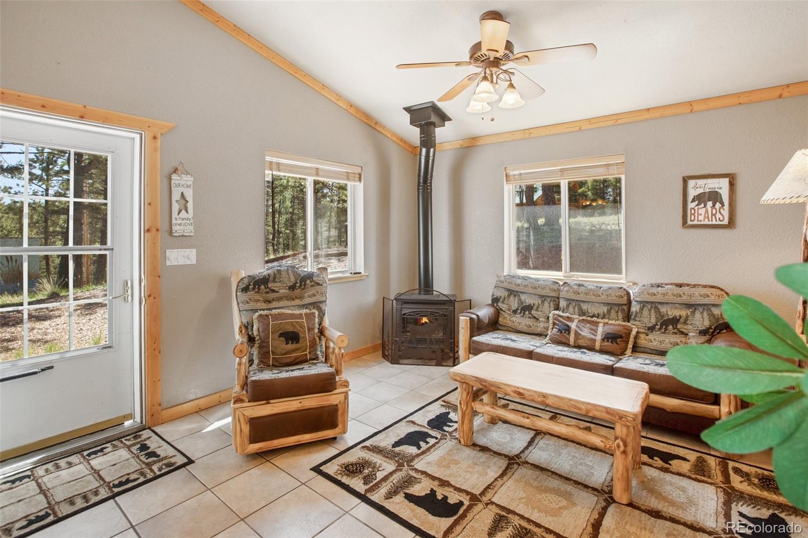 31 Handcart Circle Florissant CO 80816