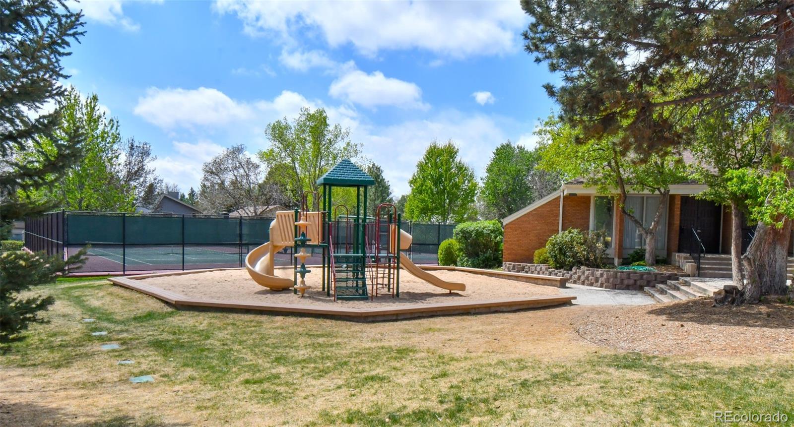 2889 Newark Place Aurora CO 80014