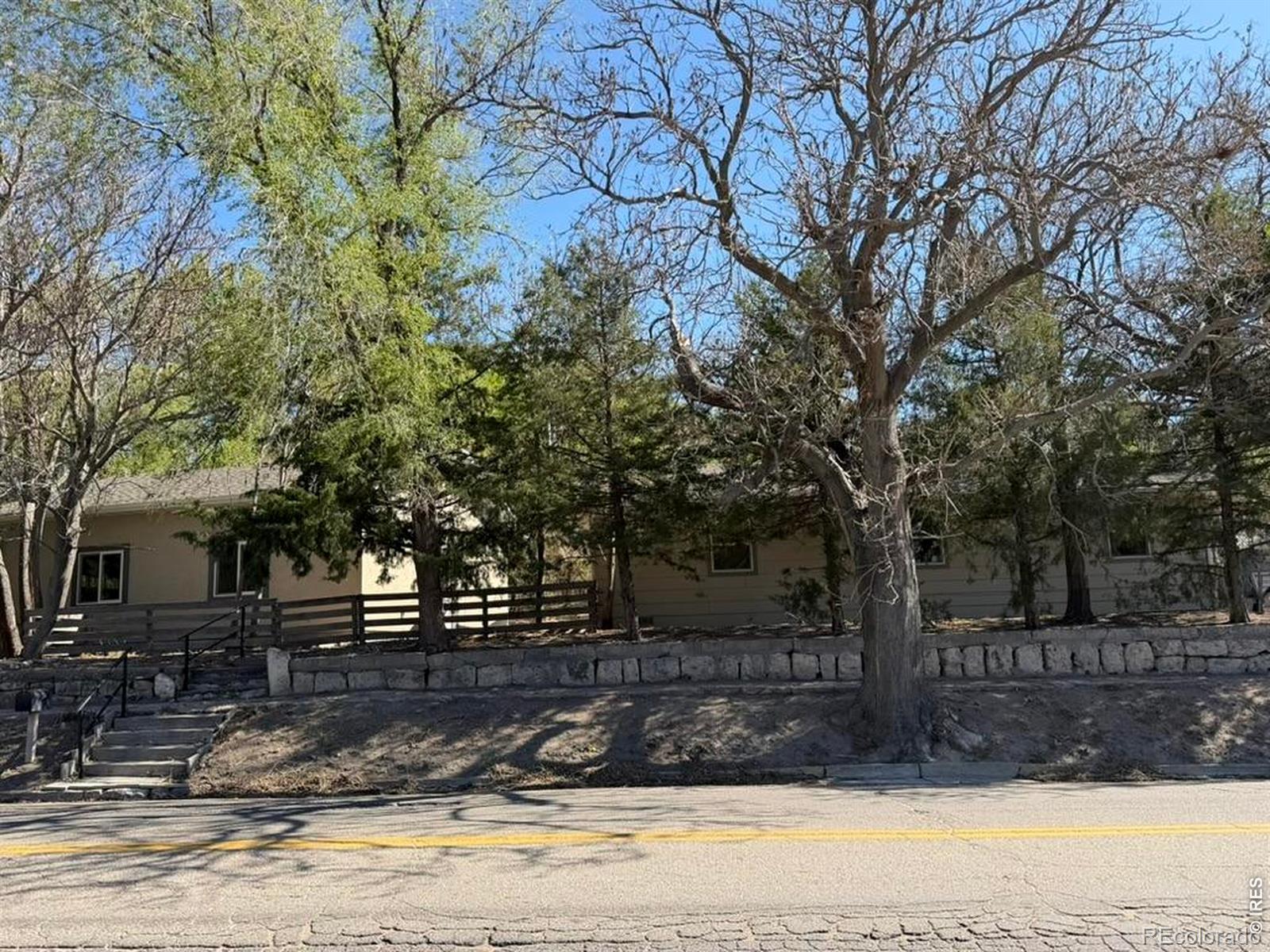 323 Douglas Street Wray CO 80758