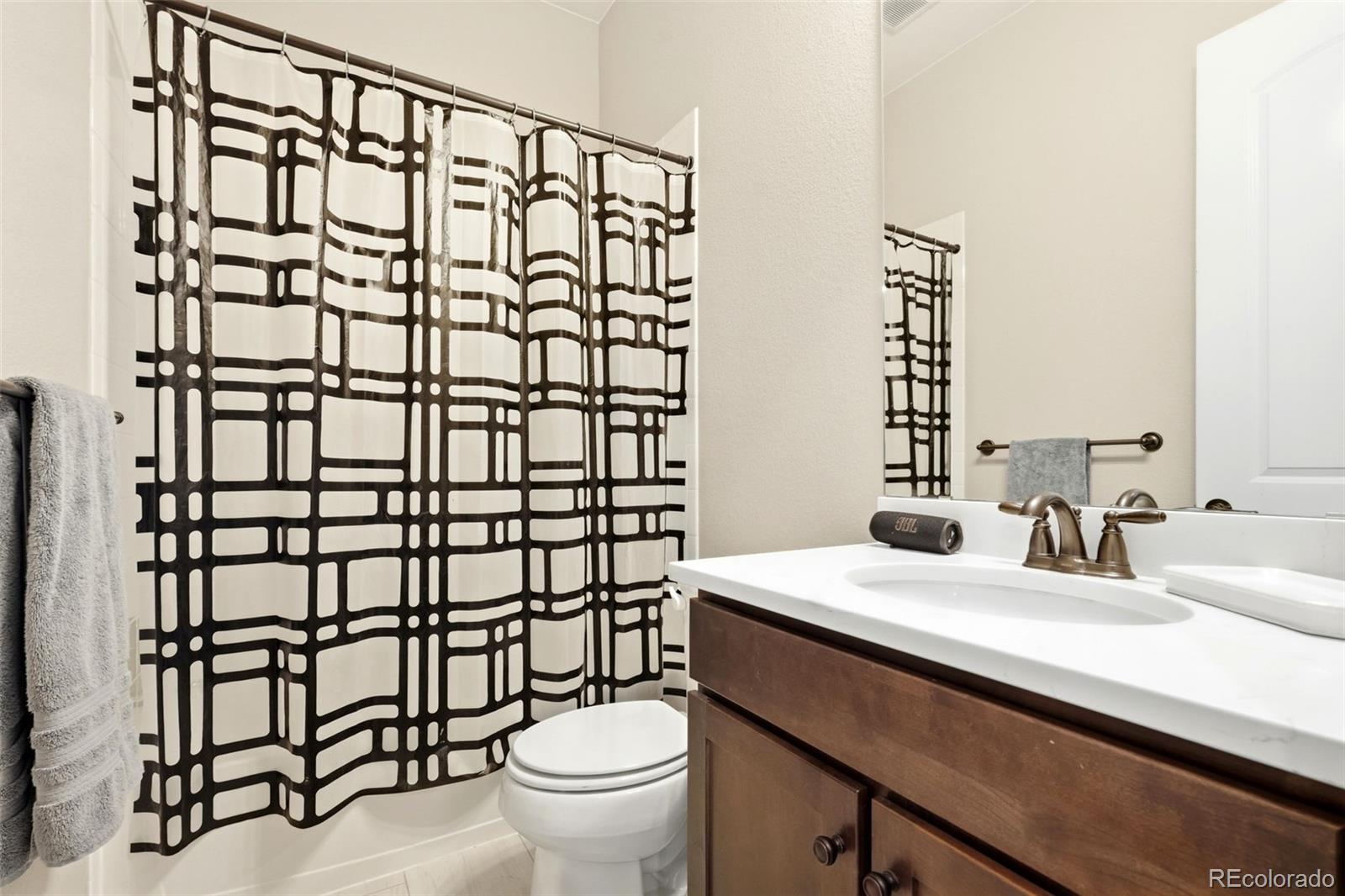 8641 S De Gaulle Court Aurora CO 80016