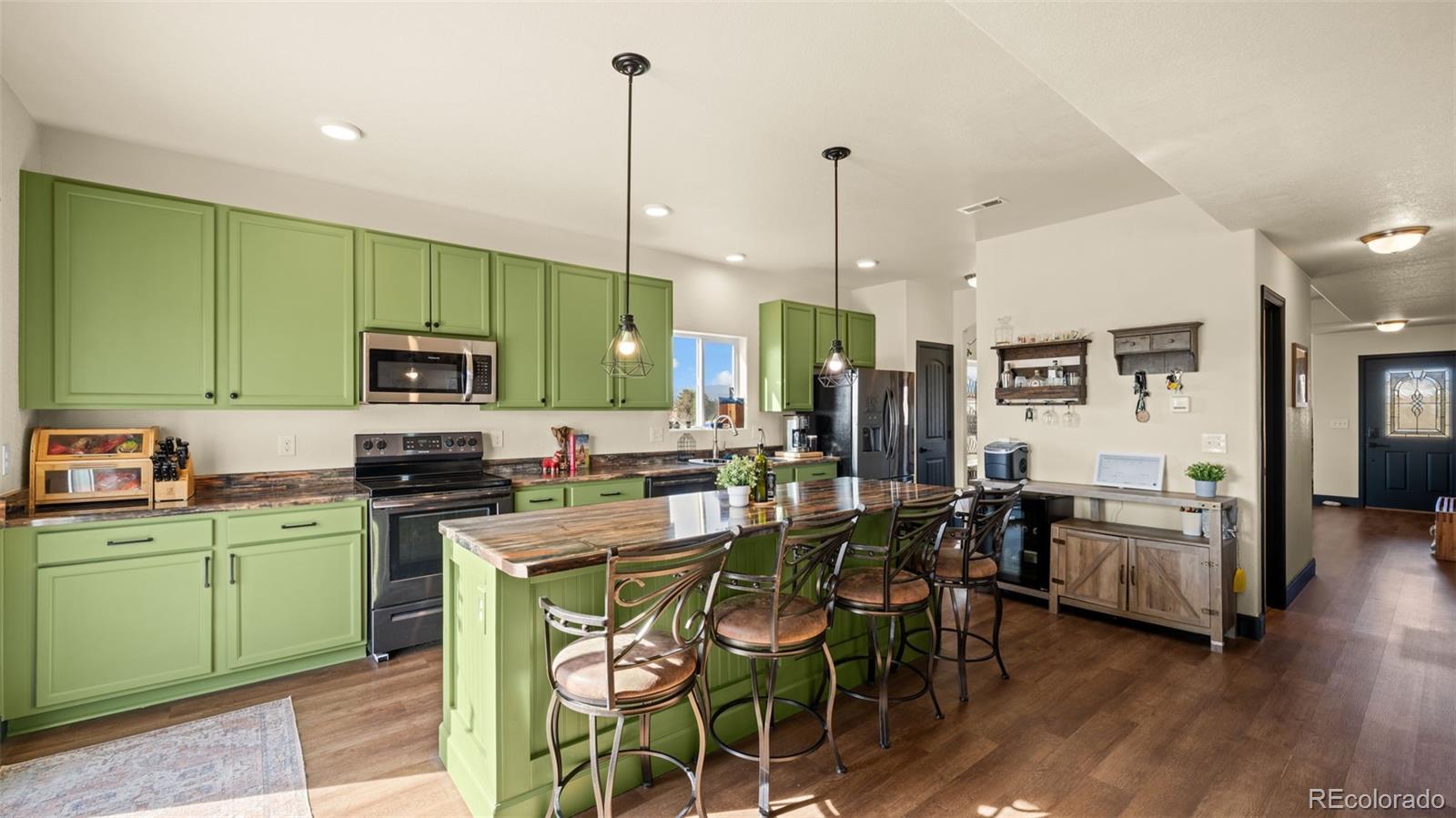 1072 S Avenida Del Oro Pueblo CO 81007
