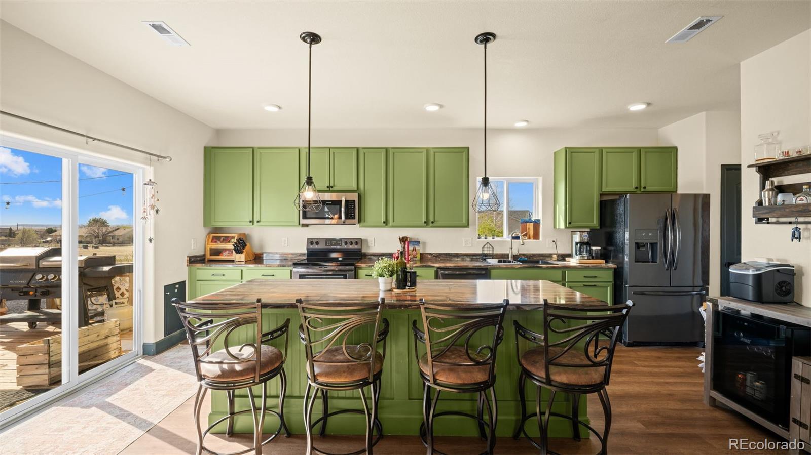 1072 S Avenida Del Oro Pueblo CO 81007