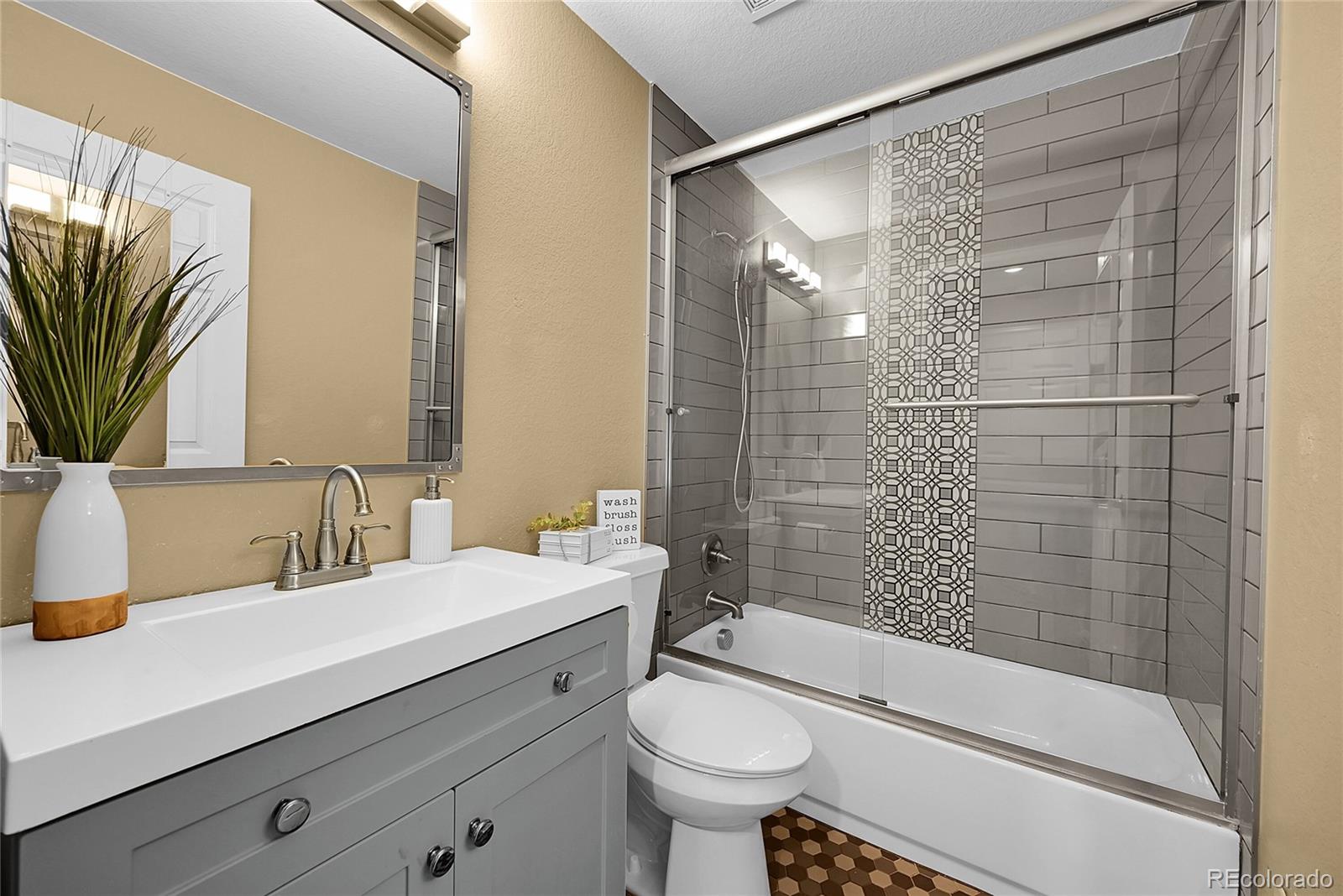 4642 Eureka Court Denver CO 80239