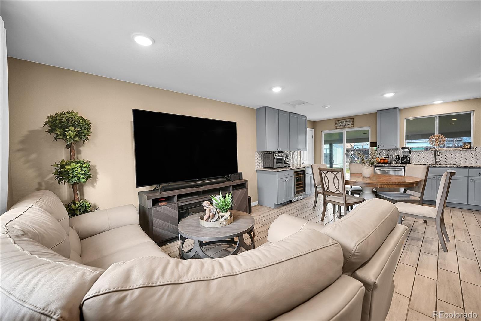 4642 Eureka Court Denver CO 80239