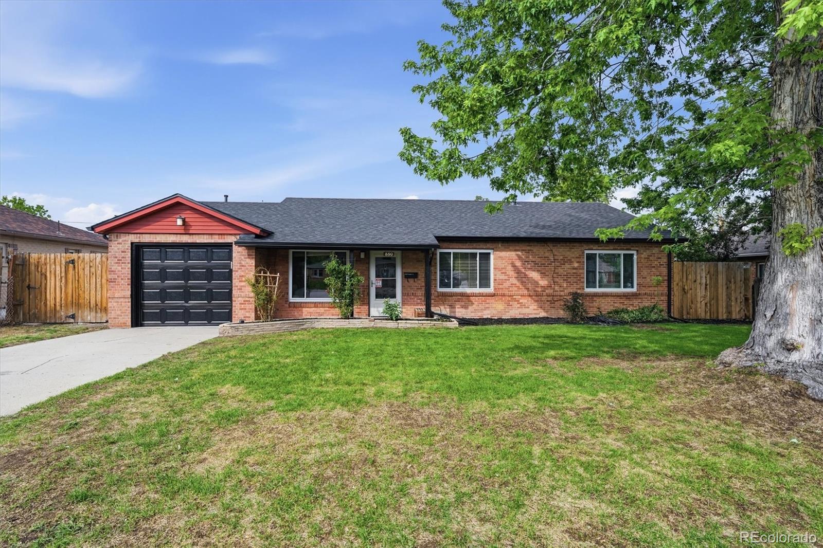 880 Tucson Street Aurora CO 80011