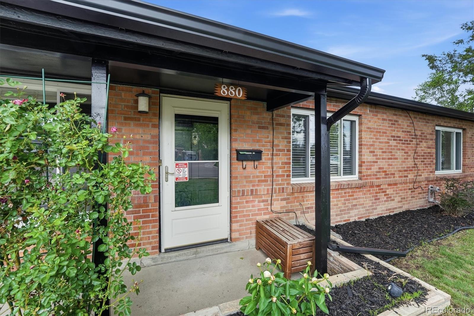 880 Tucson Street Aurora CO 80011