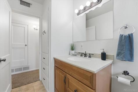 880 Tucson Street Aurora CO 80011