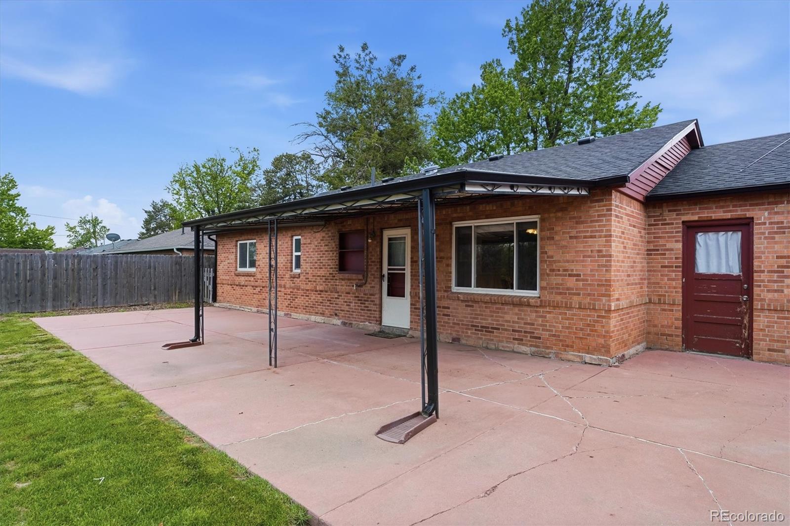 880 Tucson Street Aurora CO 80011