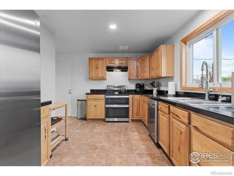 690 W 1st Avenue Broomfield CO 80020