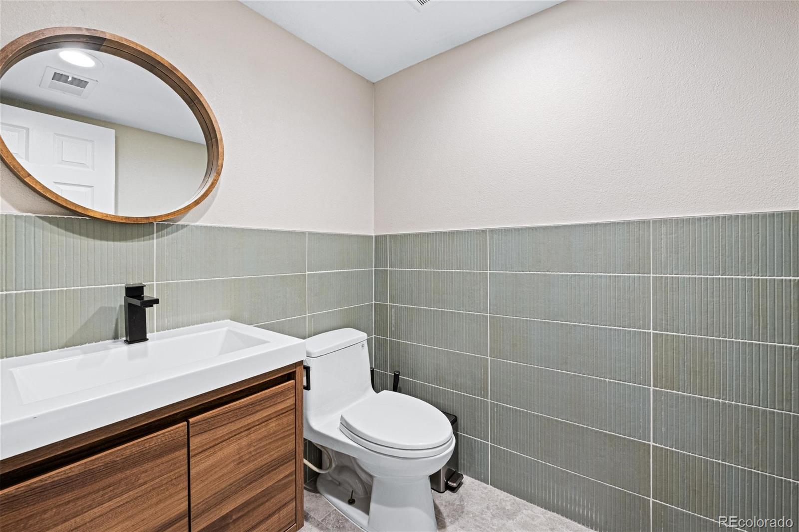 9012 W Center Avenue Lakewood CO 80226