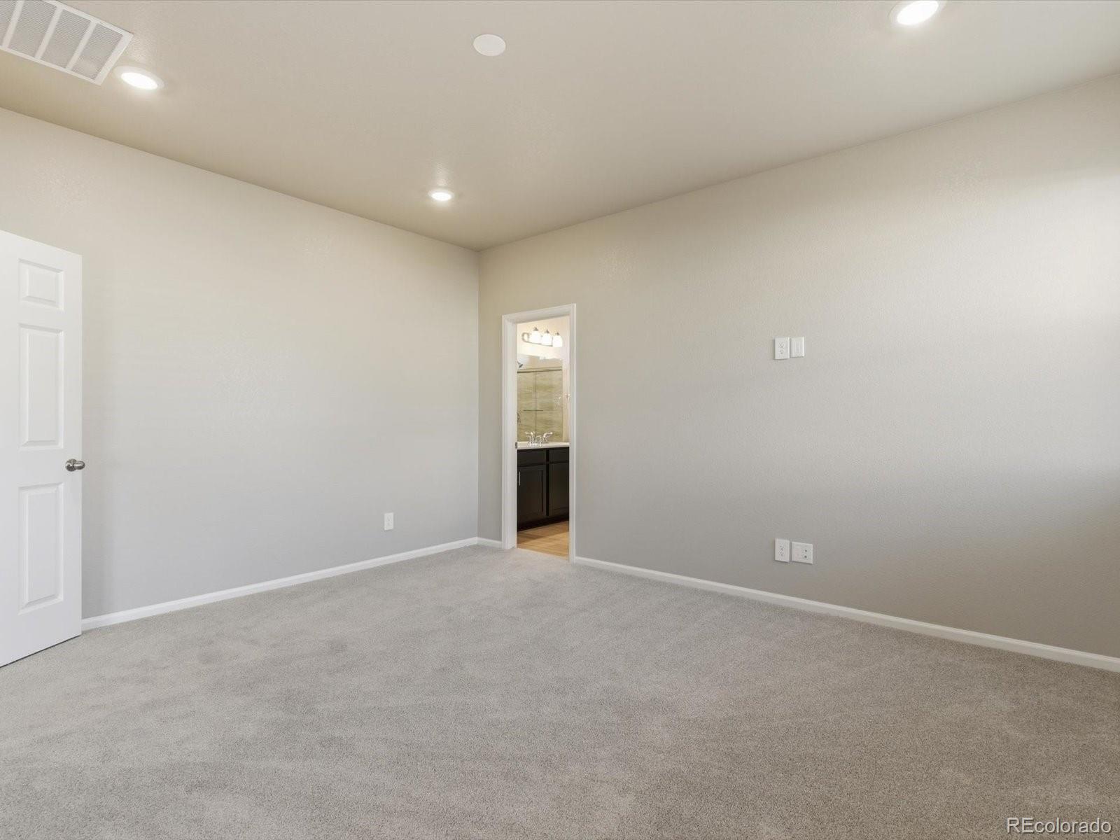 8906 Rifle Street Commerce City CO 80022