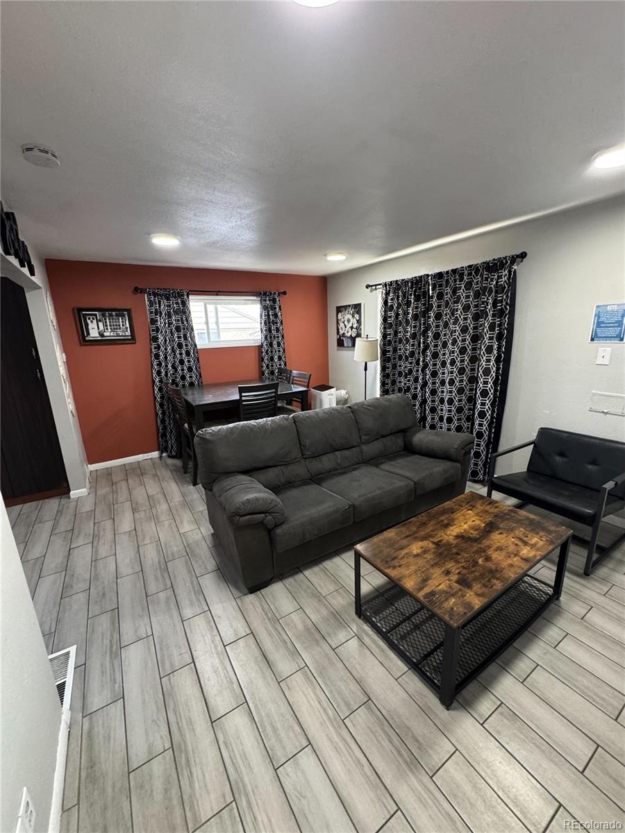 7020 Avrum Drive Denver CO 80221