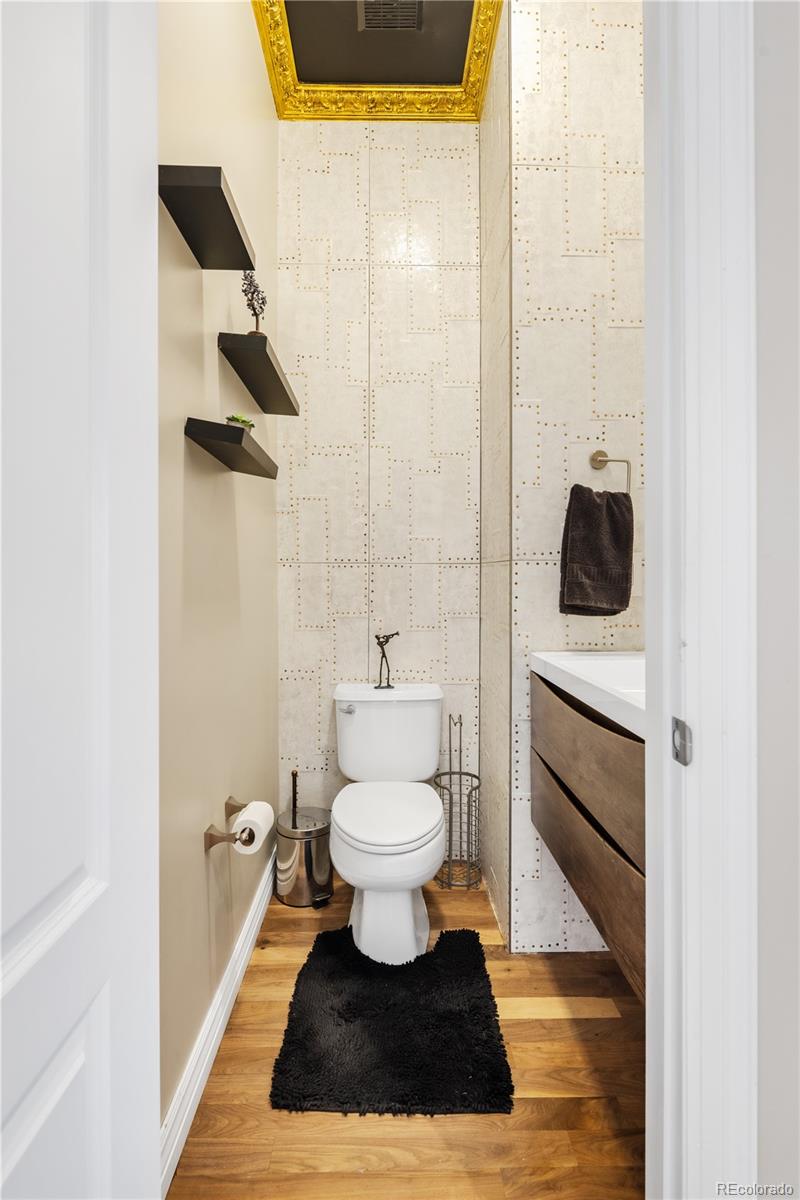 2527 Tremont Place Denver CO 80205