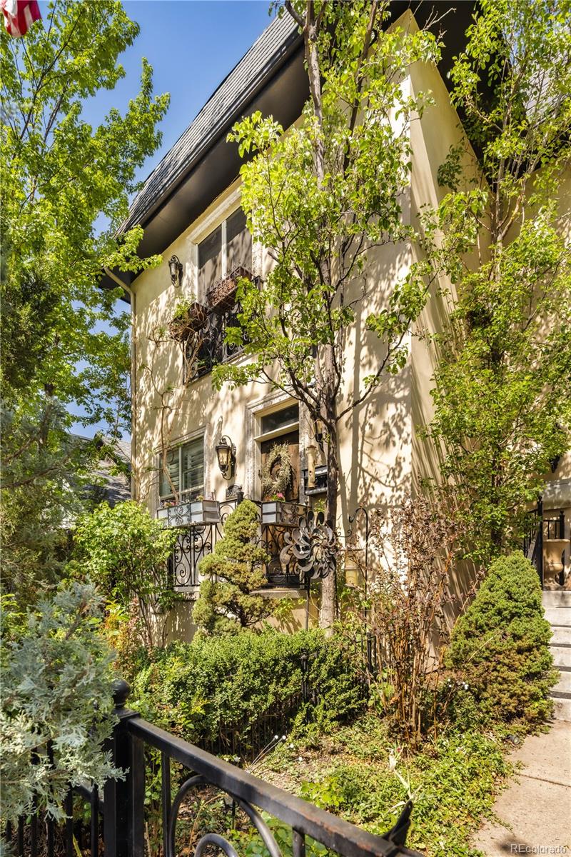 2527 Tremont Place Denver CO 80205