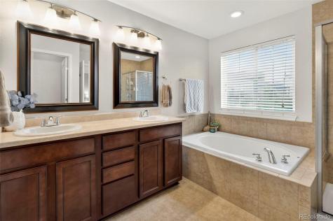 7151 S Oak Hill Circle Aurora CO 80016