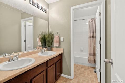 7151 S Oak Hill Circle Aurora CO 80016