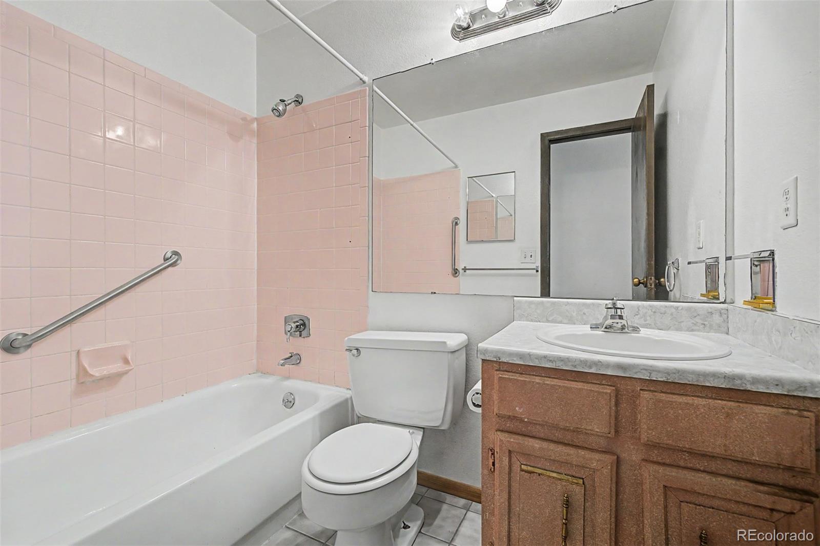 5009 Uvalda Street Denver CO 80239