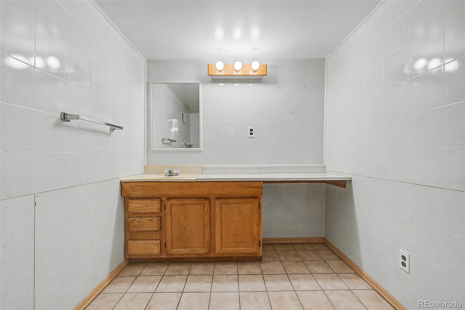 5009 Uvalda Street Denver CO 80239