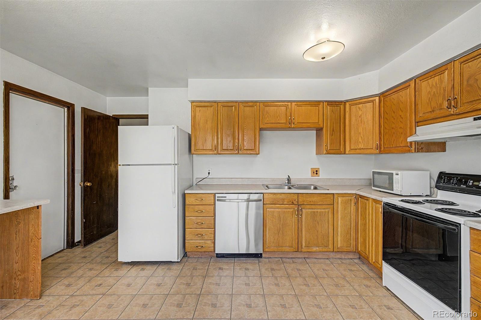 5009 Uvalda Street Denver CO 80239