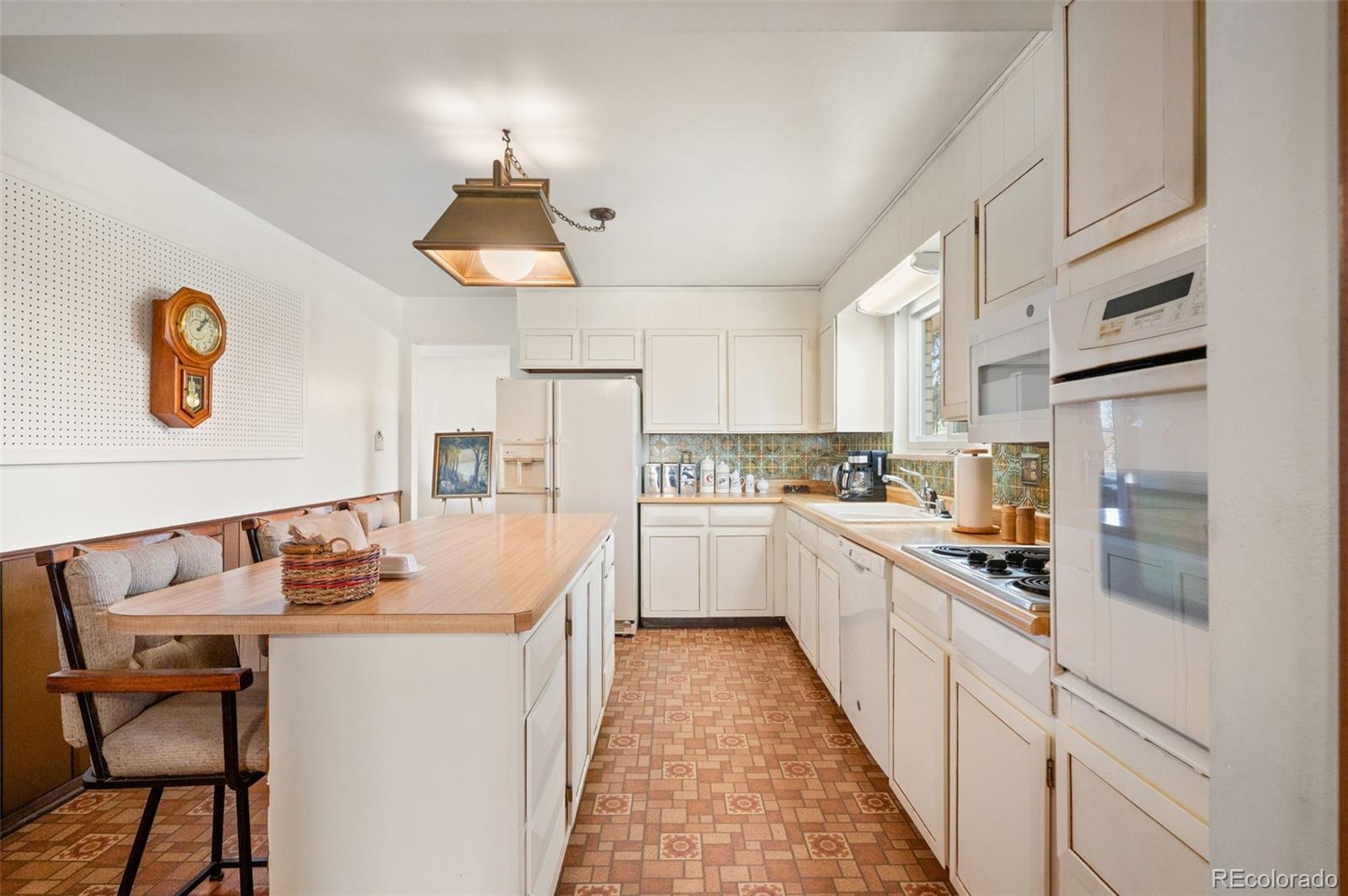 398 Uvalda Street Aurora CO 80011