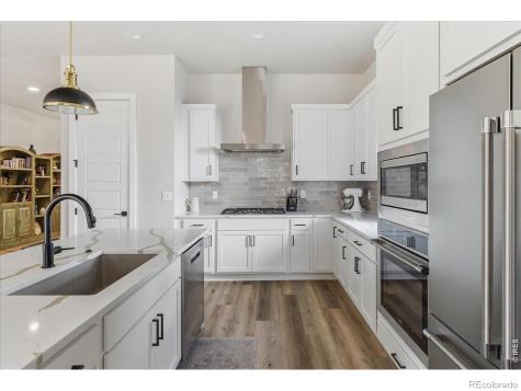 1727 Barefoot Drive Windsor CO 80550