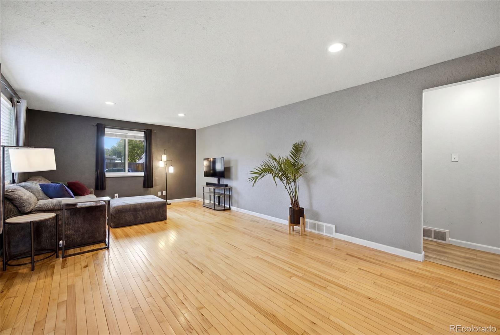 1490 S Zephyr Street Lakewood CO 80232