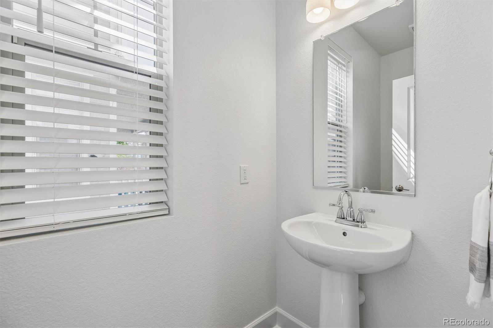 8448 E 49th Place Denver CO 80238