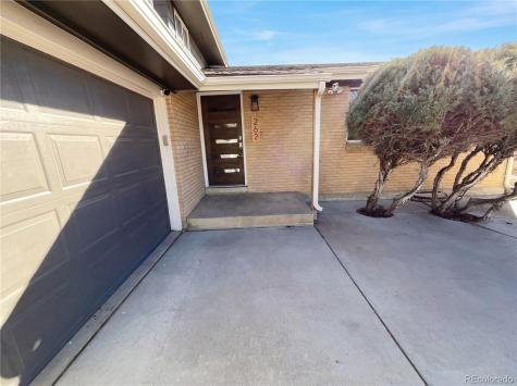 262 Victor Street Aurora CO 80011