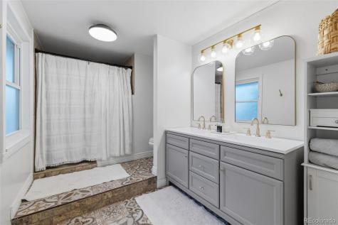 4179 E Peakview Circle Centennial CO 80121