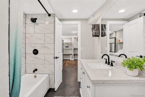 3222 Blackhawk Circle Aurora CO 80011
