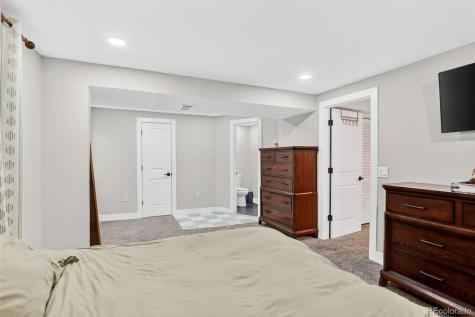 3222 Blackhawk Circle Aurora CO 80011