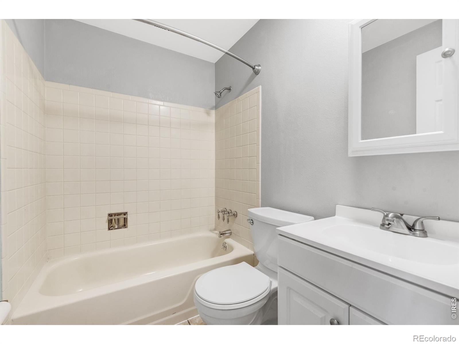 991 S Holland Court Lakewood CO 80226
