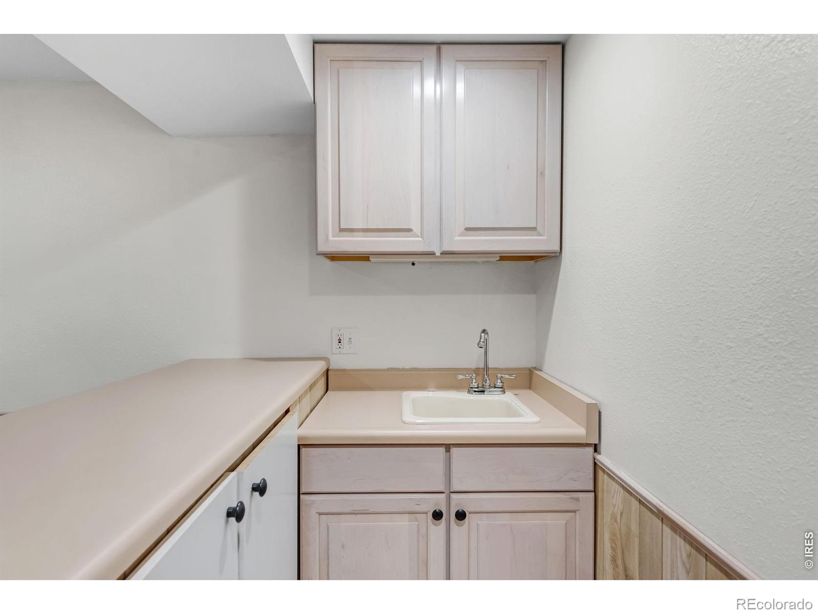 991 S Holland Court Lakewood CO 80226