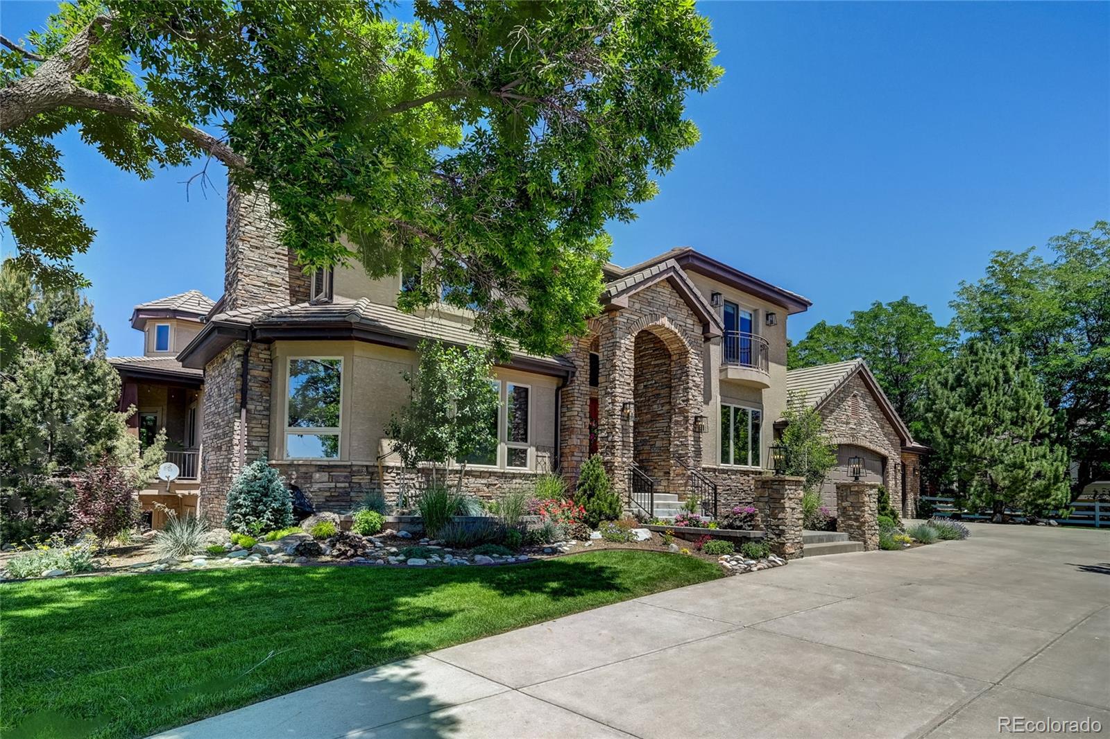 Littleton CO, 2471 W Peakview Court