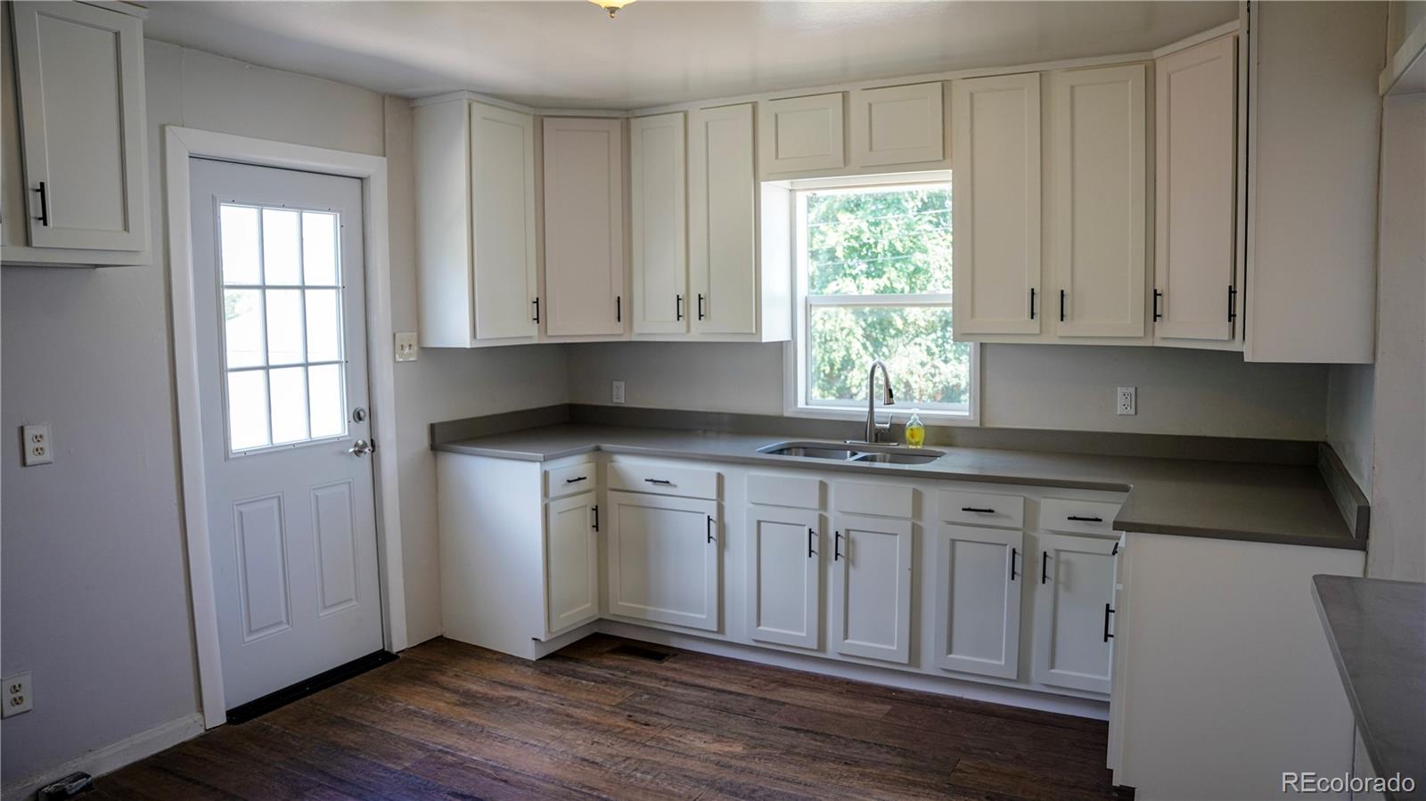 909 Meade Street Denver CO 80204