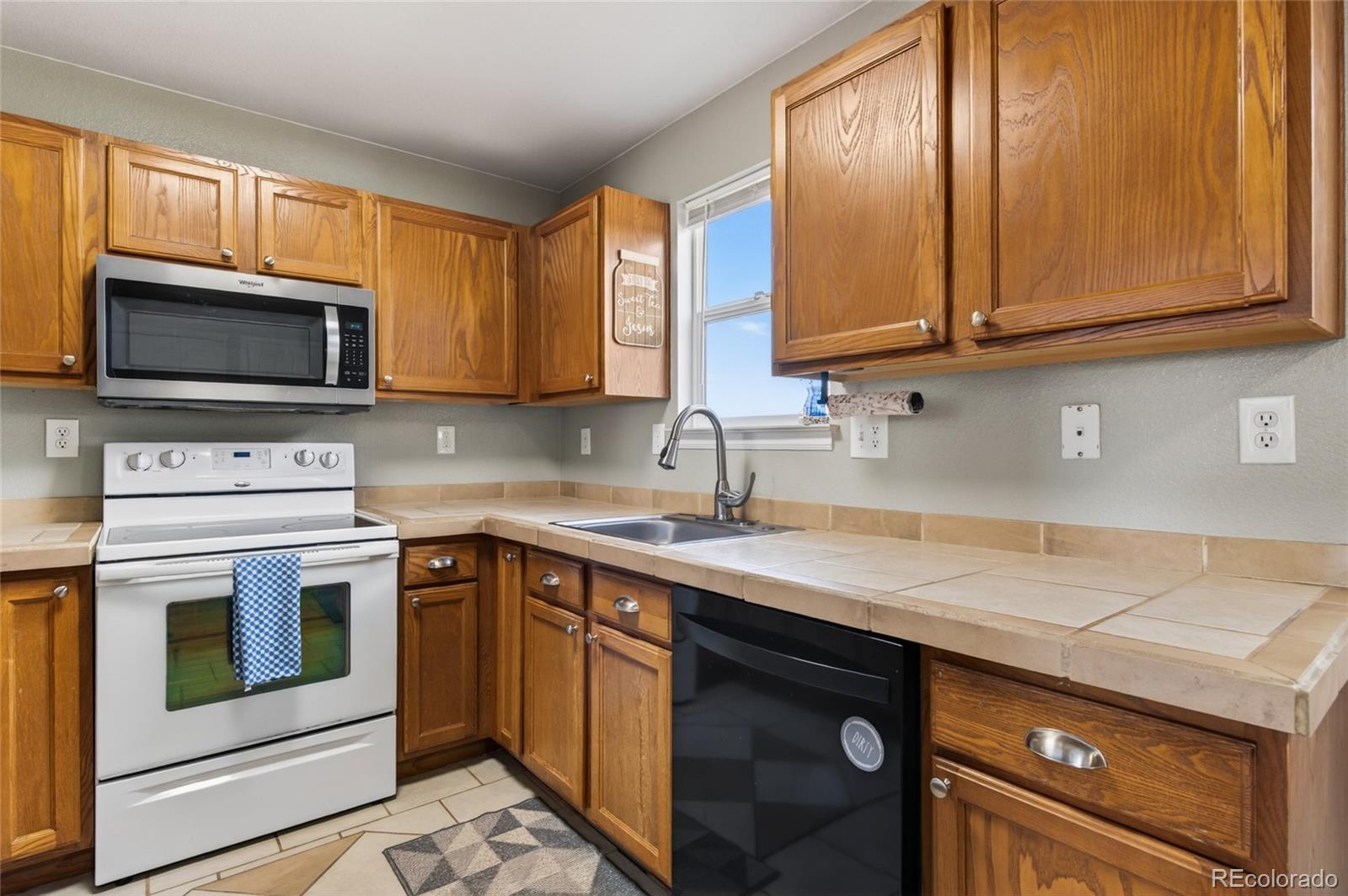 2830 Renshaw Street Strasburg CO 80136