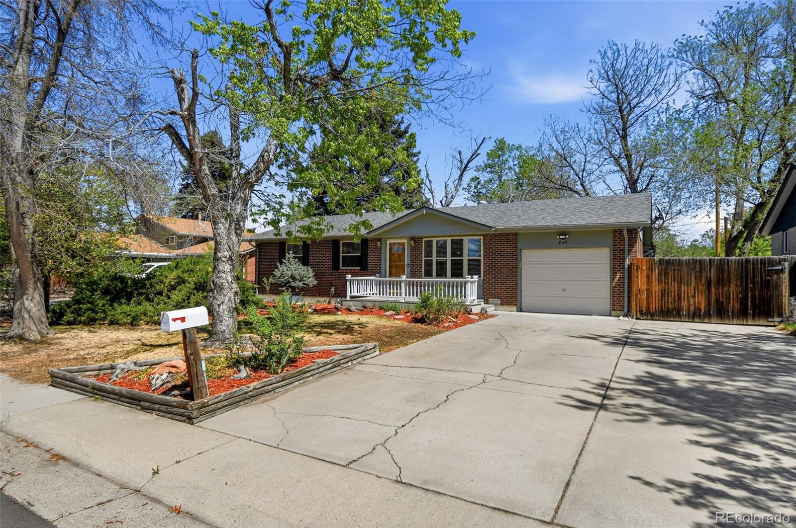 424 S Uvalda Circle Aurora CO 80012