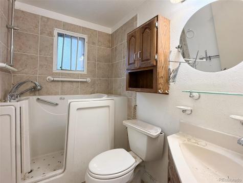 960 E 9th Avenue Broomfield CO 80020
