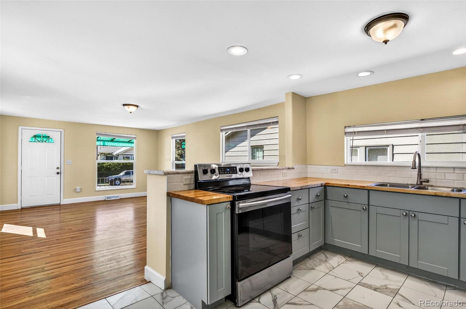 3262 S Logan Street Englewood CO 80113