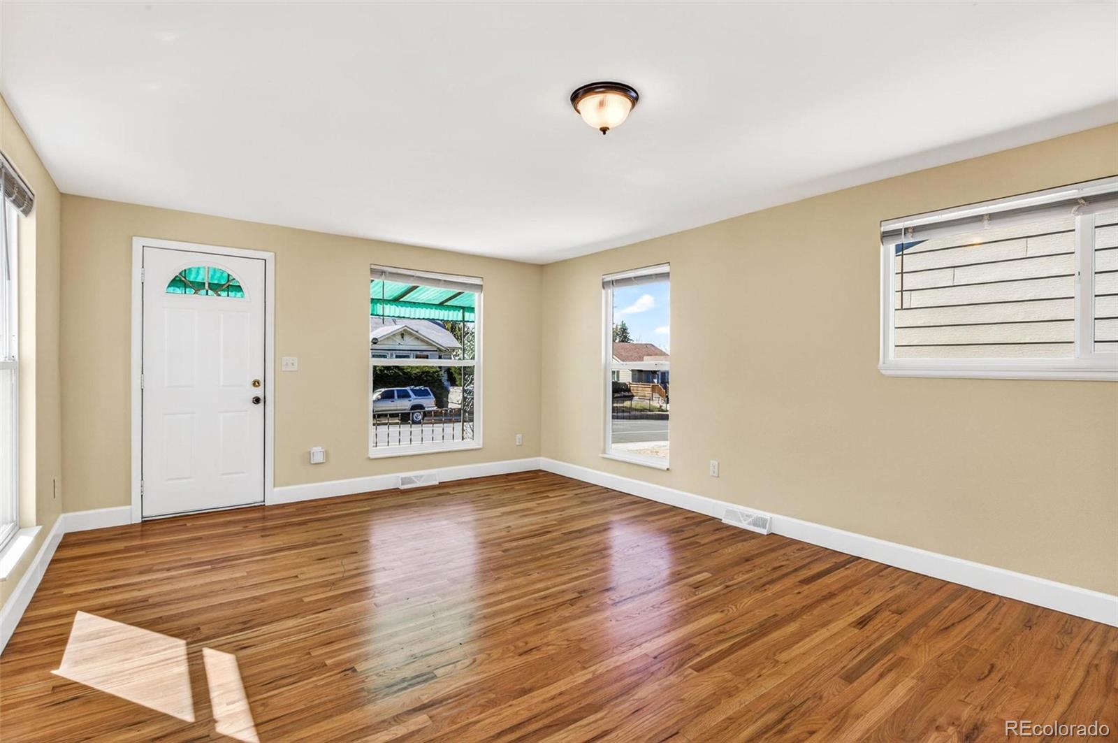 3262 S Logan Street Englewood CO 80113