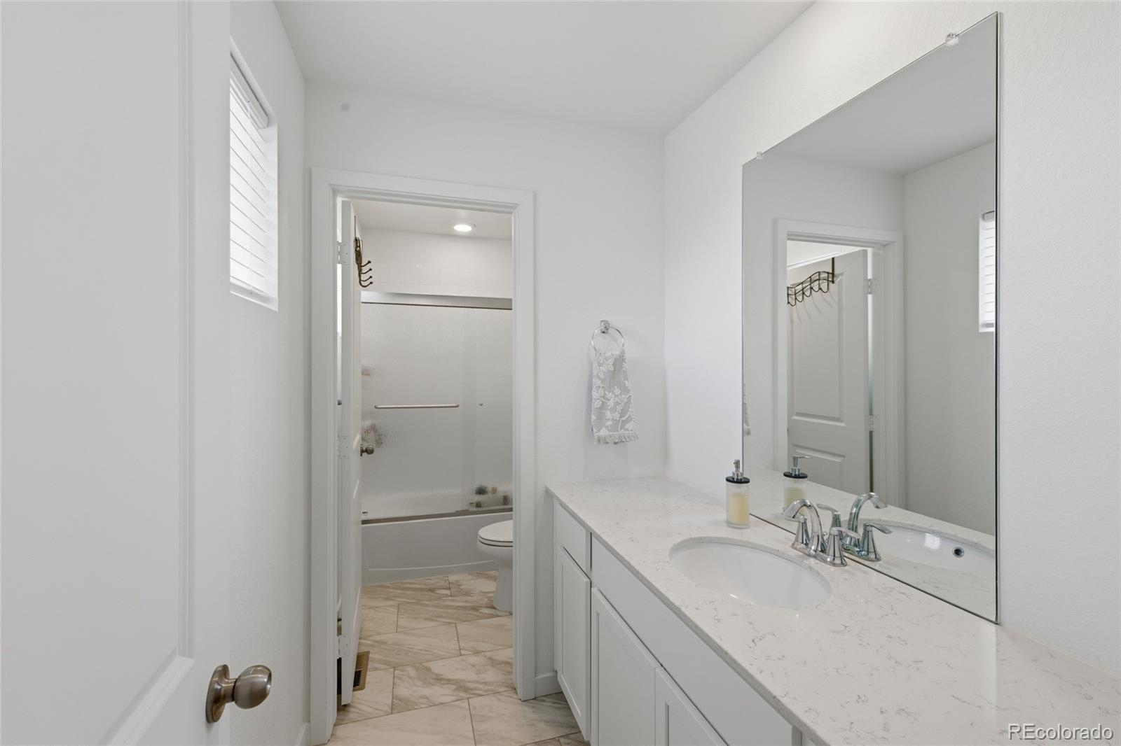 46538 Sunrise Court Bennett CO 80102