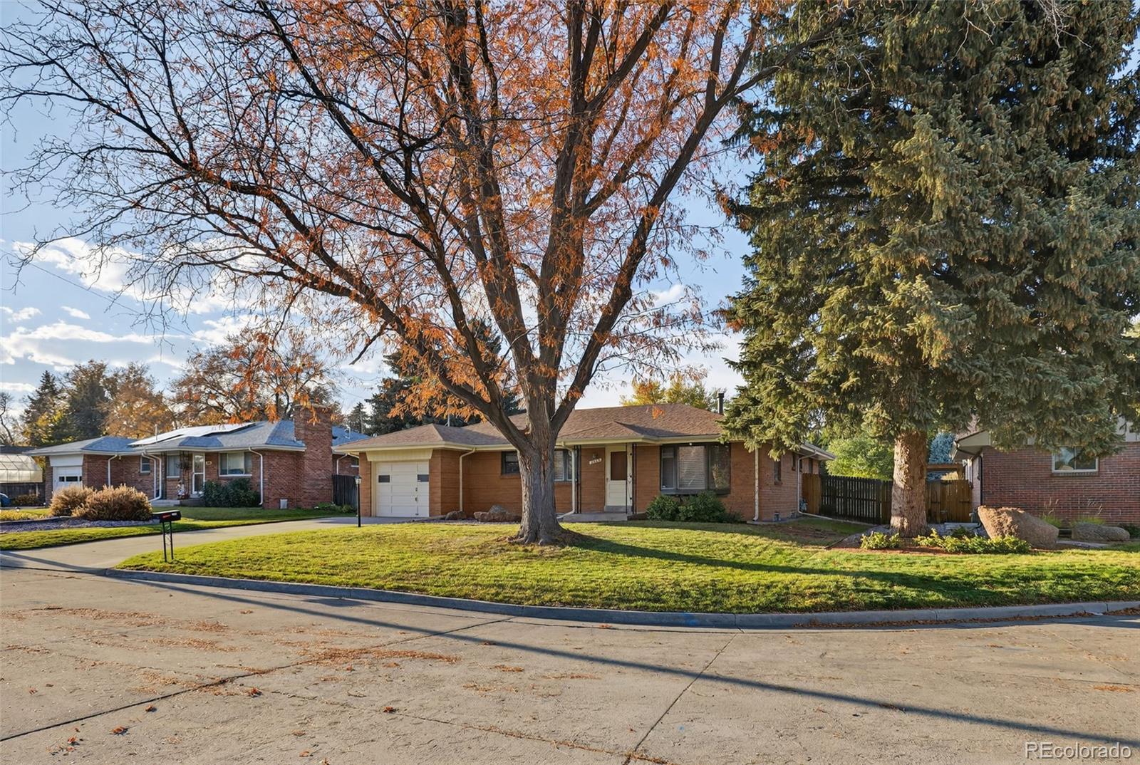 2555 Lewis Court Lakewood CO 80215