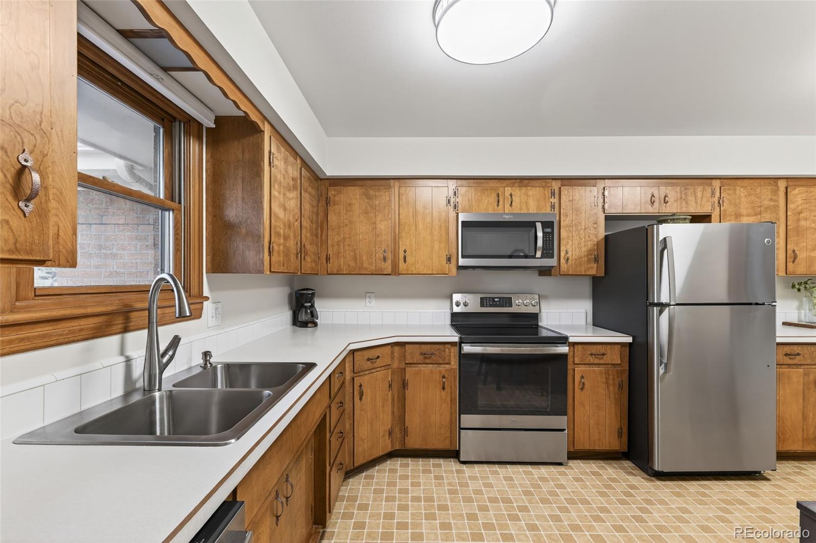 2555 Lewis Court Lakewood CO 80215