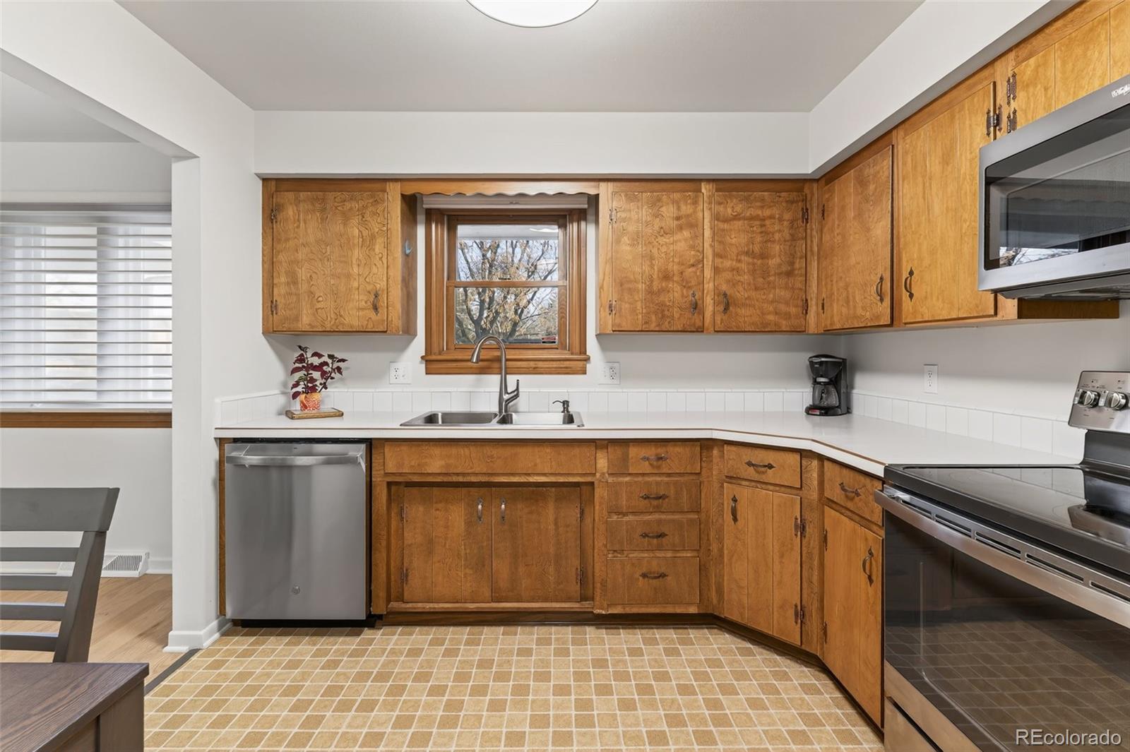 2555 Lewis Court Lakewood CO 80215