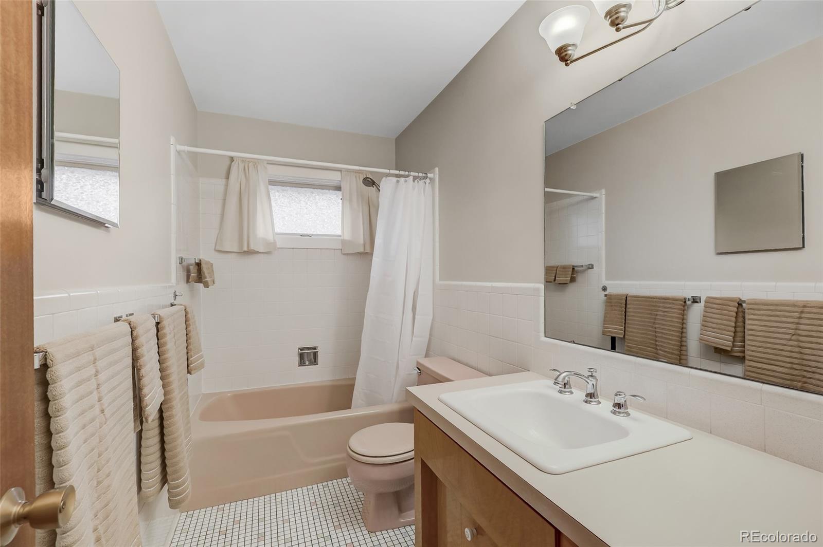 2555 Lewis Court Lakewood CO 80215