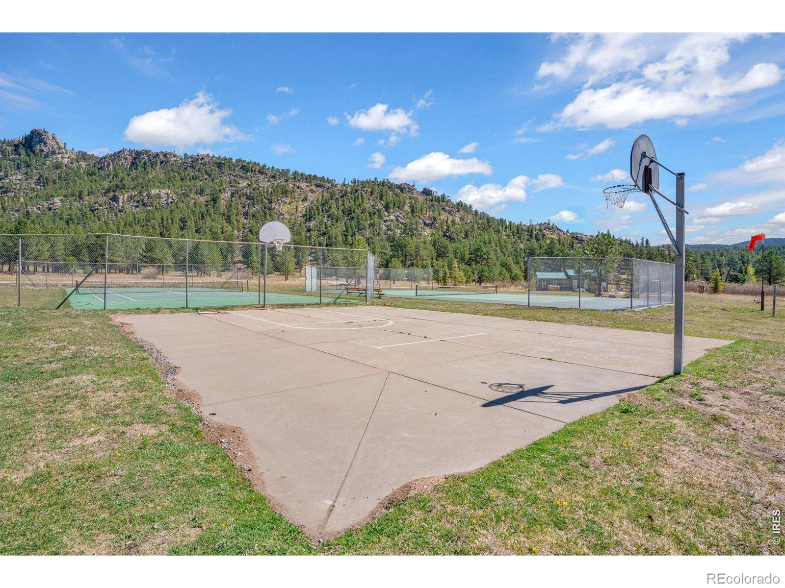 527 Hemlock Drive Lyons CO 80540