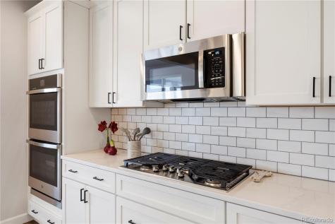 7140 S Vandriver Way Aurora CO 80016