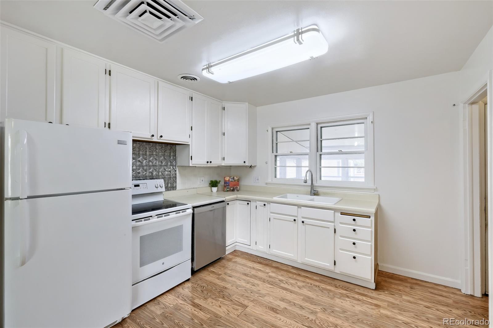 1911 Elmwood Lane Pueblo CO 81005