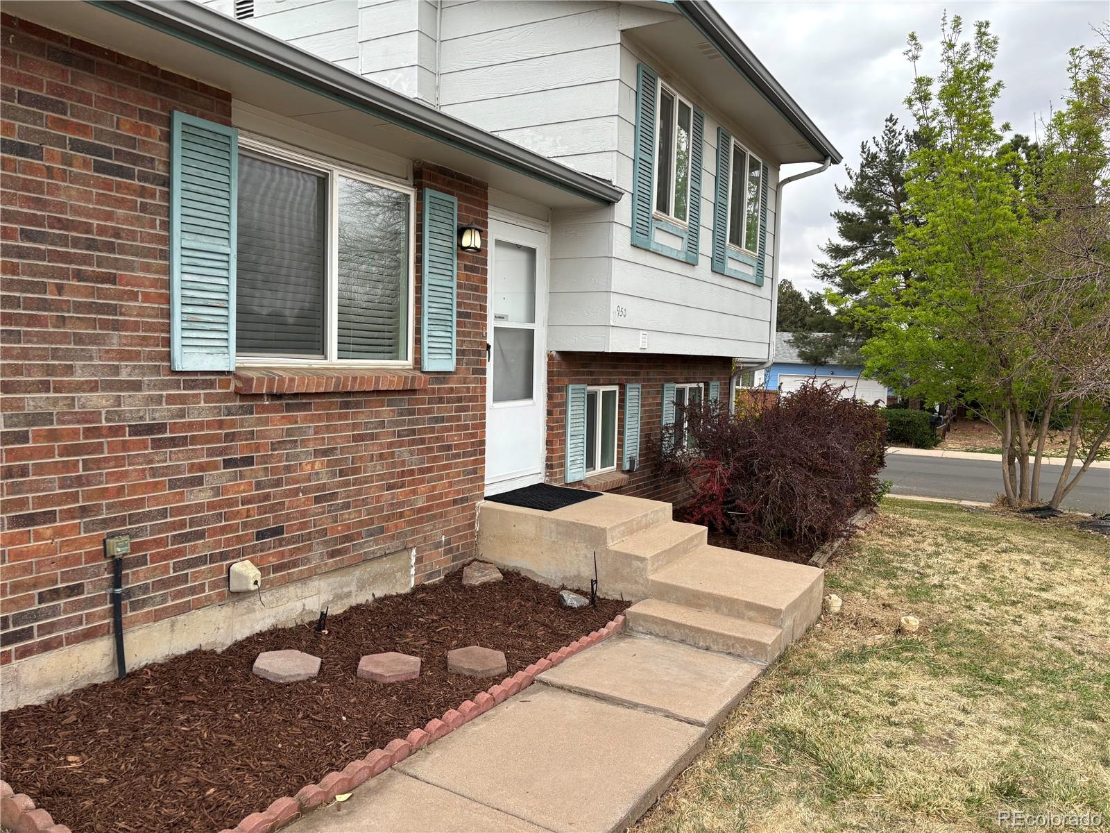950 S Waco Way Aurora CO 80017